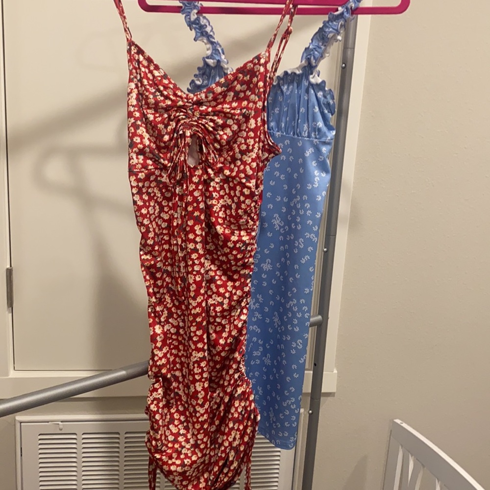 Dresses - Picture 5 of 5